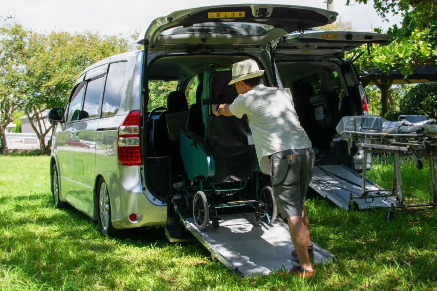 介護タクシーおきなわ